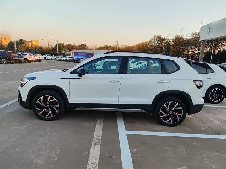 Фото 5 - Volkswagen Tharu