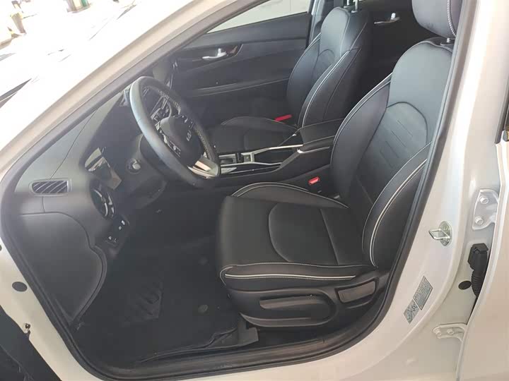 Фото 15 - Kia K3