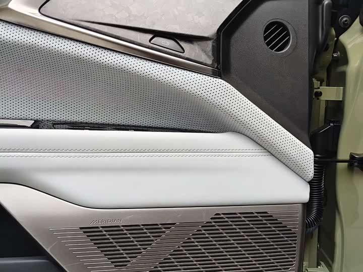 Фото 10 - HiPhi Z