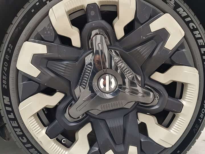 Фото 11 - HiPhi Z