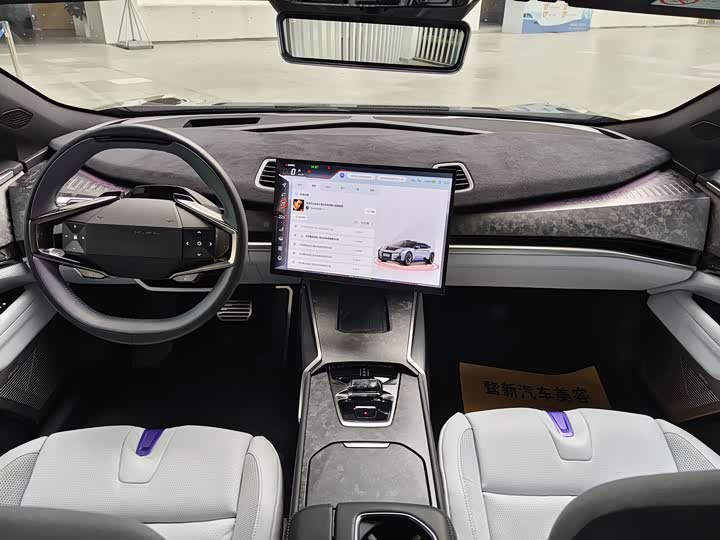 Фото 6 - HiPhi Z