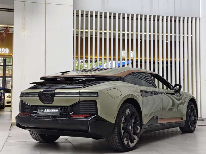 Фото 7 - HiPhi Z