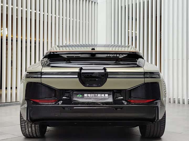 Фото 8 - HiPhi Z