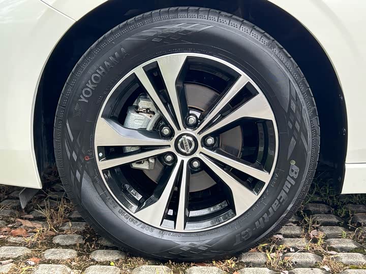 Фото 22 - Nissan Sylphy