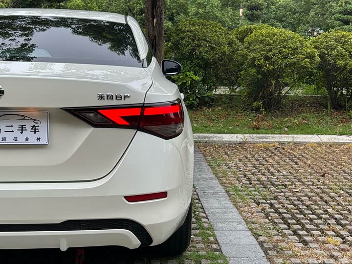 Фото 24 - Nissan Sylphy