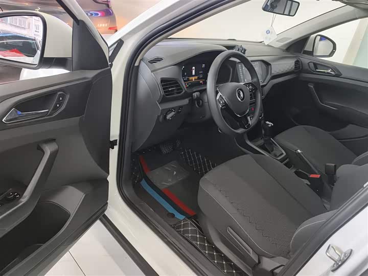 Фото 13 - Volkswagen T-Cross