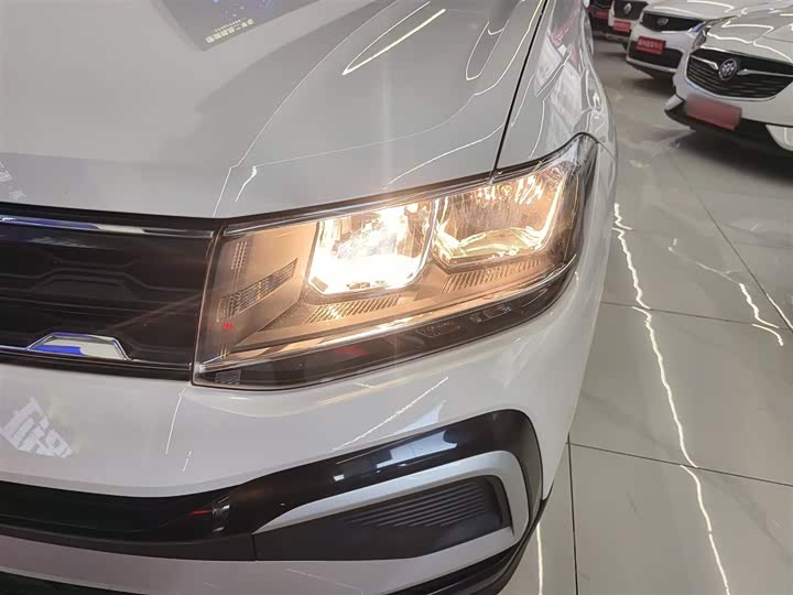 Фото 15 - Volkswagen T-Cross