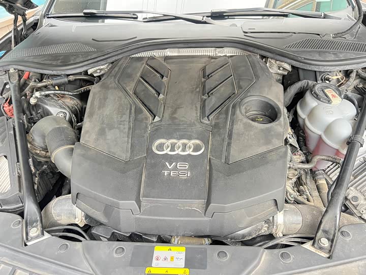 Фото 16 - Audi A8