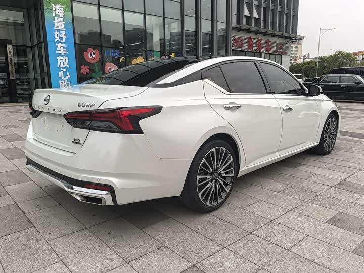 Фото 8 - Nissan Teana