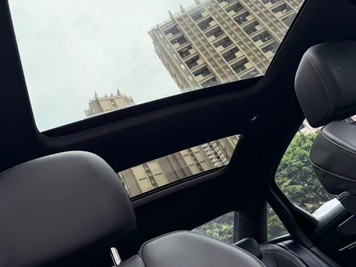 Фото 8 - Audi A6L Hybrid