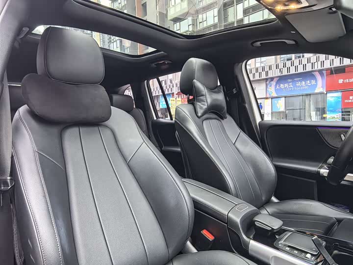 Фото 11 - Mercedes-Benz GLB-Class