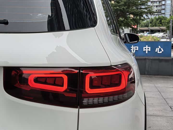 Фото 13 - Mercedes-Benz GLB-Class