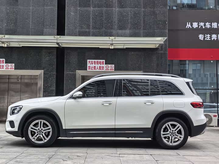 Фото 4 - Mercedes-Benz GLB-Class