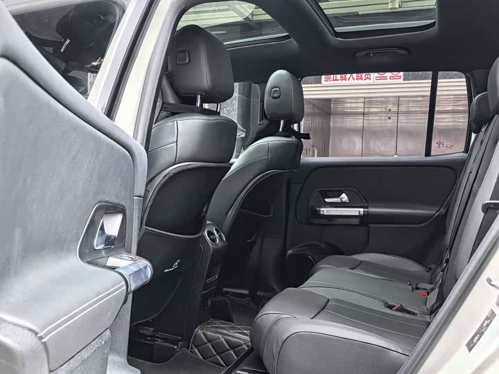 Фото 8 - Mercedes-Benz GLB-Class