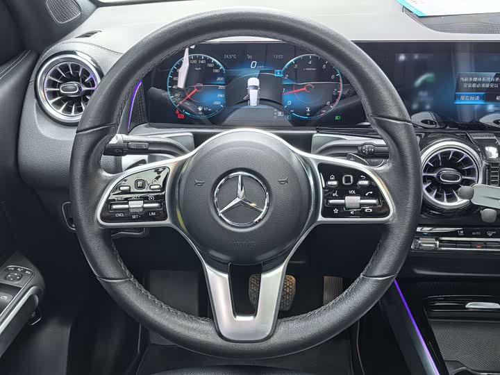 Фото 9 - Mercedes-Benz GLB-Class