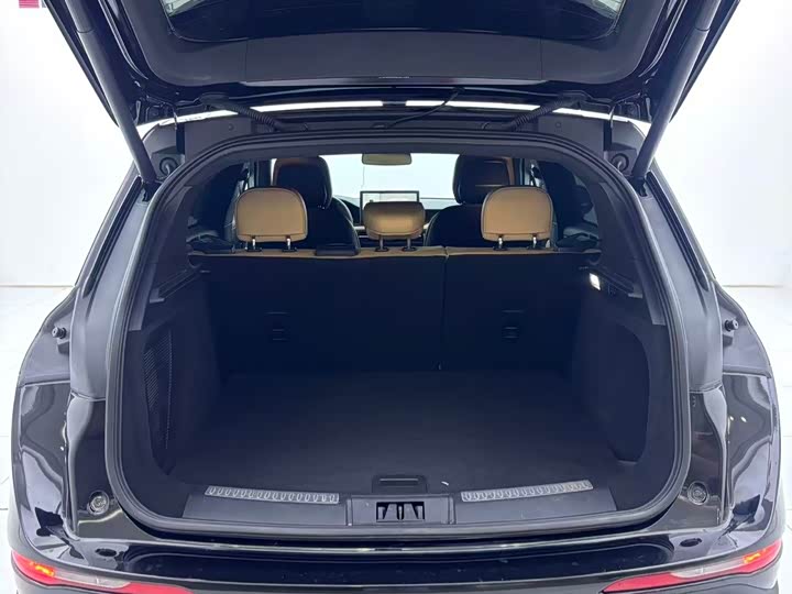 Фото 11 - Lincoln Corsair