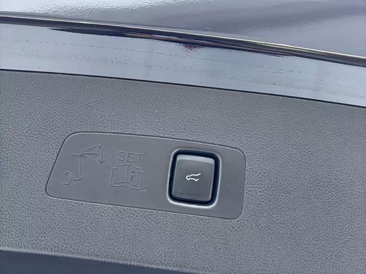 Фото 12 - Lincoln Corsair