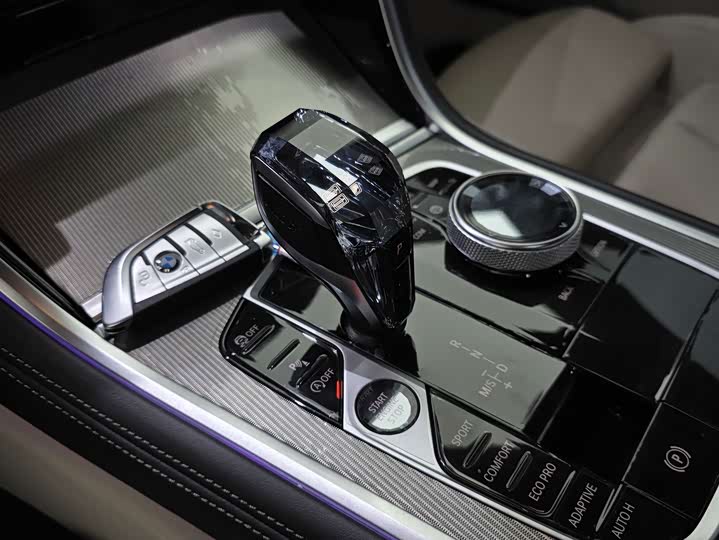 Фото 6 - BMW 8 Series