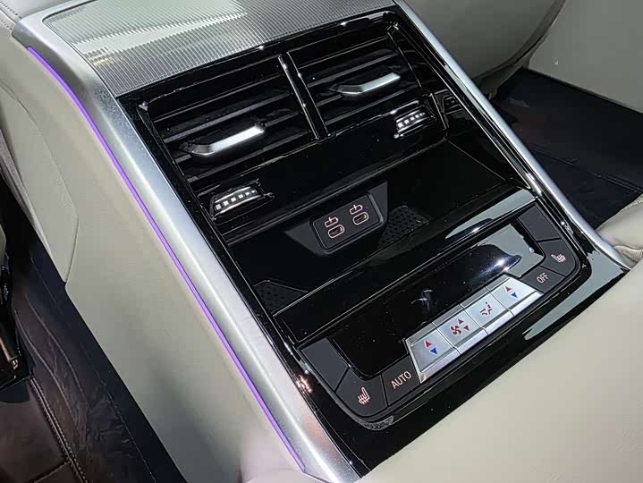 Фото 8 - BMW 8 Series