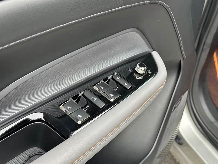 Фото 10 - Changan Oshan Z6 Hybrid