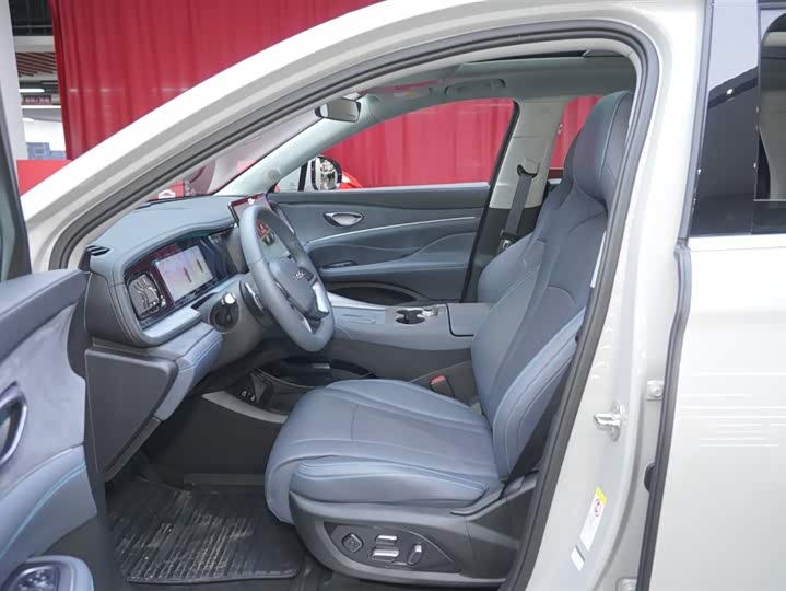 Фото 18 - BYD Sea Lion 07 DM-i Hybrid