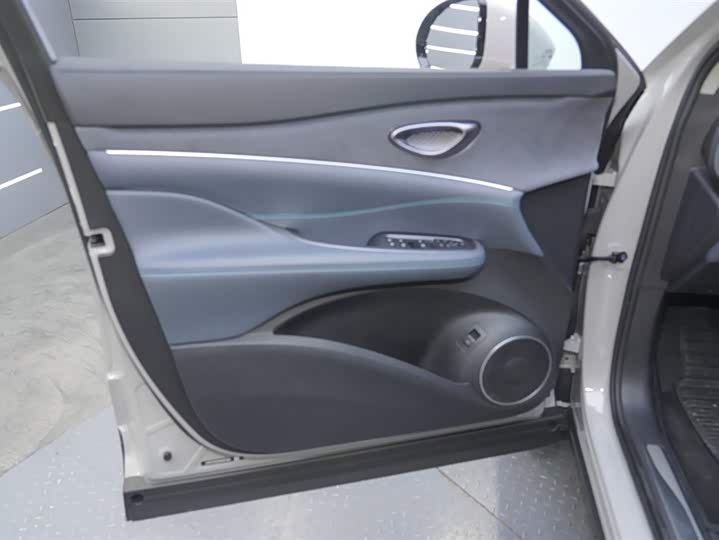 Фото 20 - BYD Sea Lion 07 DM-i Hybrid