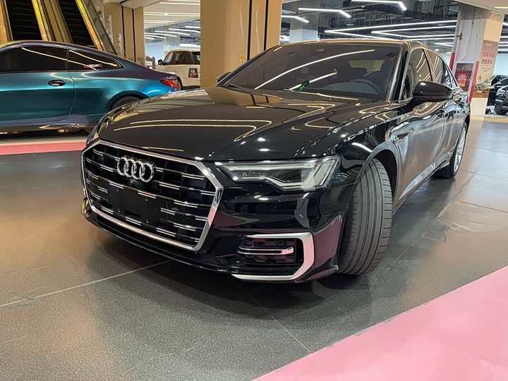 Фото 1 - Audi A6L