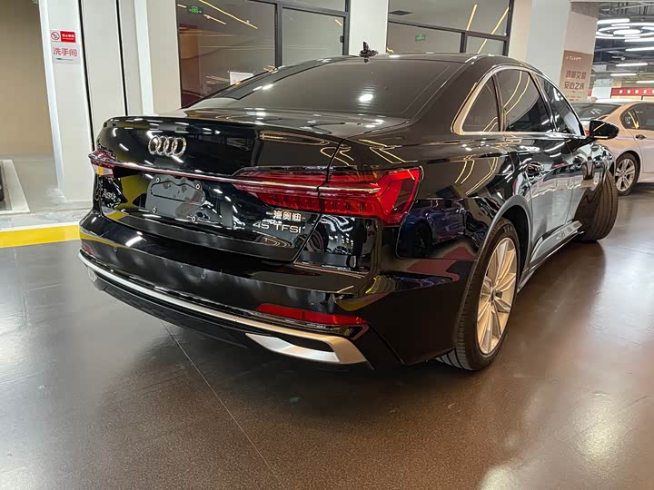 Фото 20 - Audi A6L