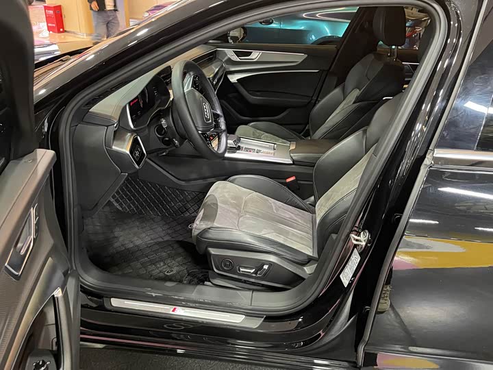 Фото 5 - Audi A6L