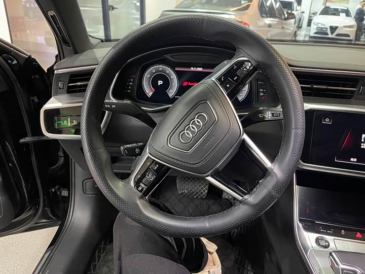Фото 7 - Audi A6L