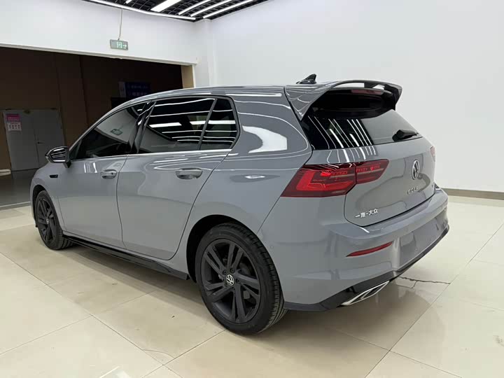 Фото 3 - Volkswagen Golf