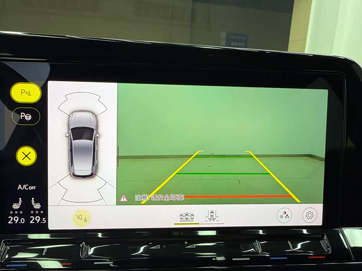 Фото 4 - Volkswagen Golf