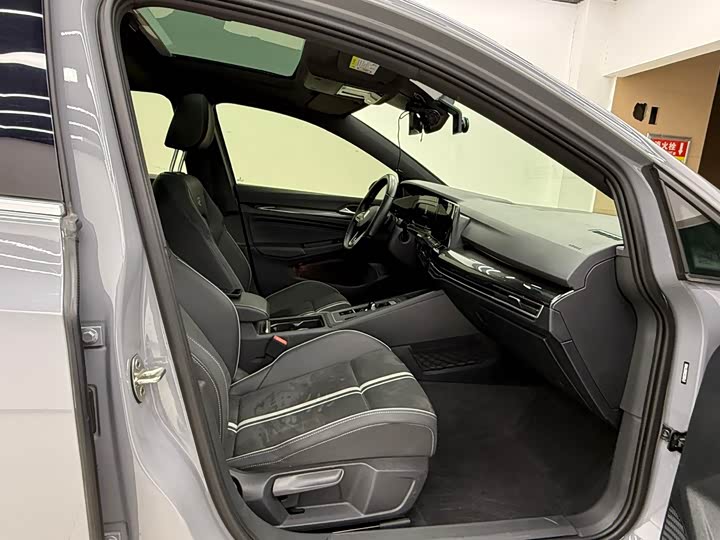 Фото 7 - Volkswagen Golf