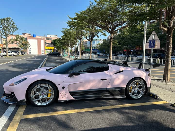 Фото 10 - Maserati MC20