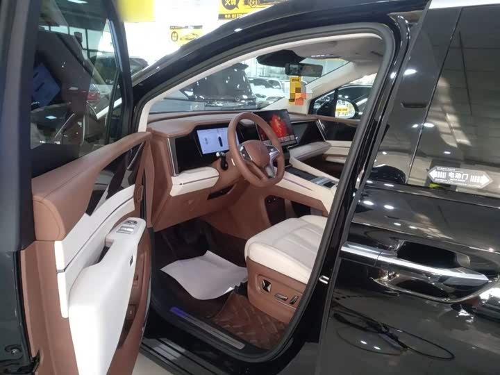 Фото 15 - BYD Xia