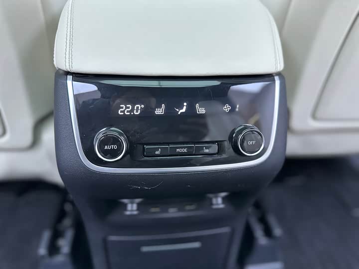 Фото 24 - LiXiang One