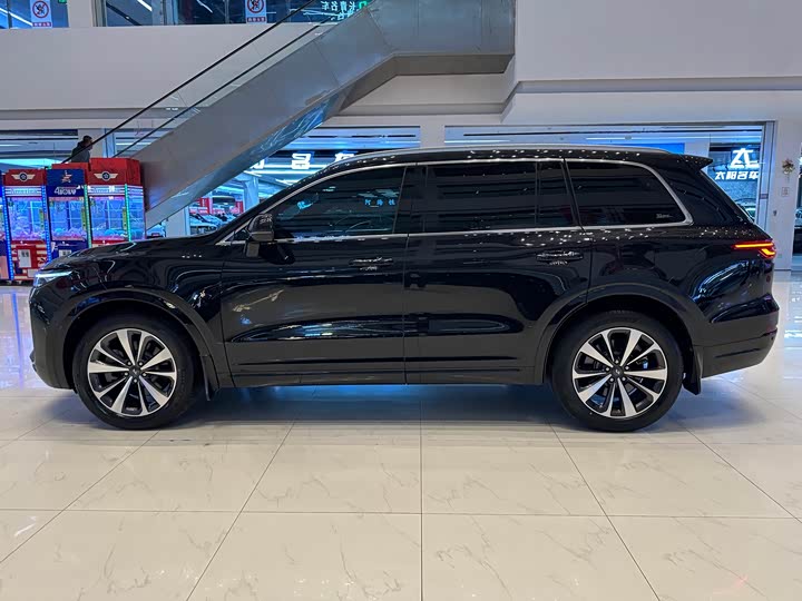 Фото 8 - LiXiang One