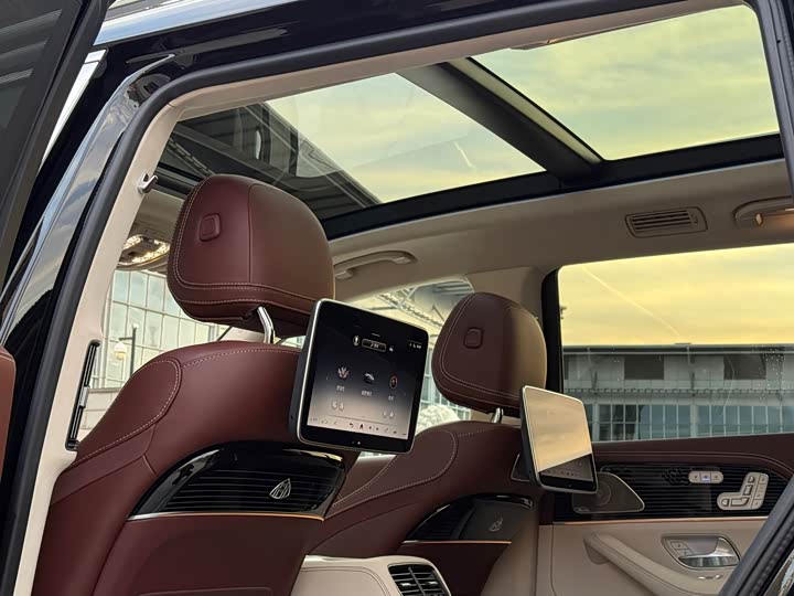 Фото 13 - Mercedes-Benz Maybach GLS