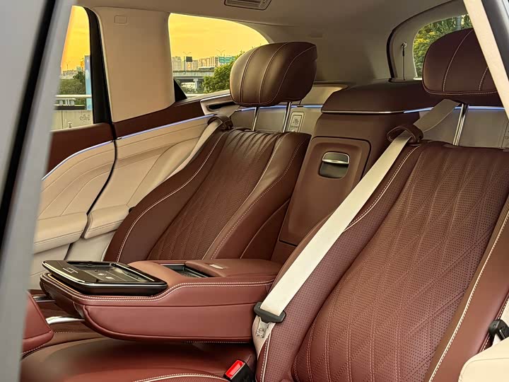 Фото 15 - Mercedes-Benz Maybach GLS