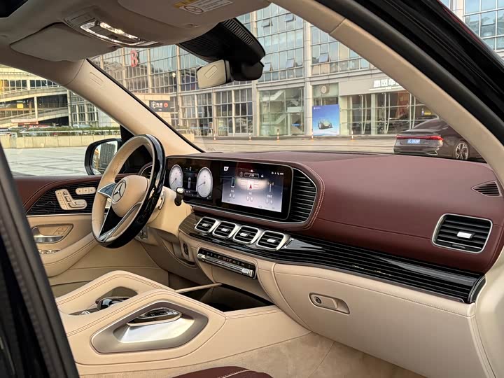 Фото 18 - Mercedes-Benz Maybach GLS