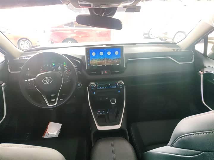 Фото 10 - Toyota Wildlander