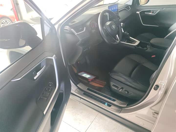 Фото 16 - Toyota Wildlander