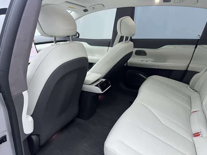 Фото 15 - Nio ET7