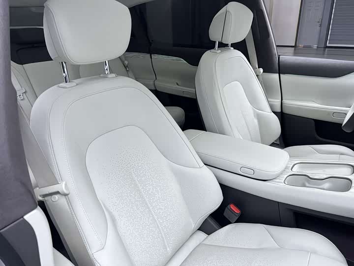 Фото 24 - Nio ET7