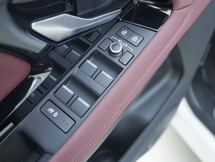 Фото 11 - Land Rover Range Rover Evoque L Hybrid