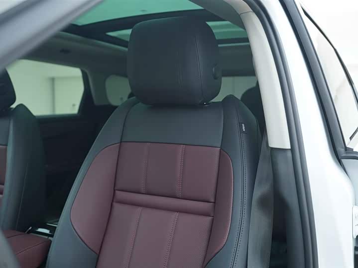 Фото 13 - Land Rover Range Rover Evoque L Hybrid