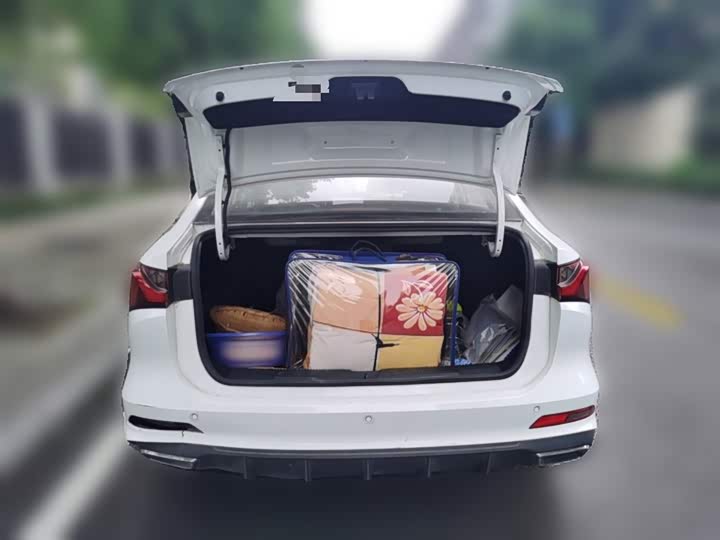 Фото 10 - Roewe i5