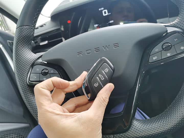 Фото 12 - Roewe i5