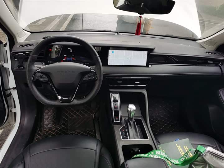 Фото 13 - Roewe i5