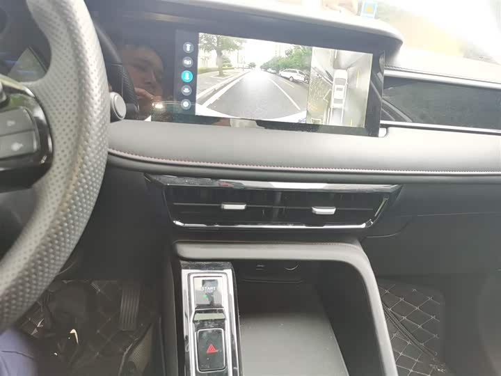 Фото 6 - Roewe i5